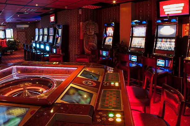 Live blackjack table at leon188 with dealer and multiple player seats